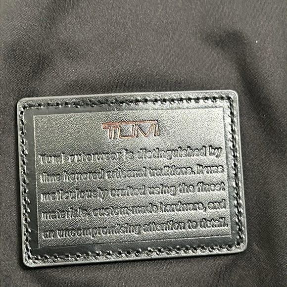 TUMI navy blue packable rain jacket size XlArge - Picture 14 of 15